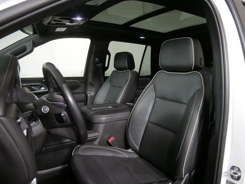 Used 2023 GMC Yukon SLT image 11