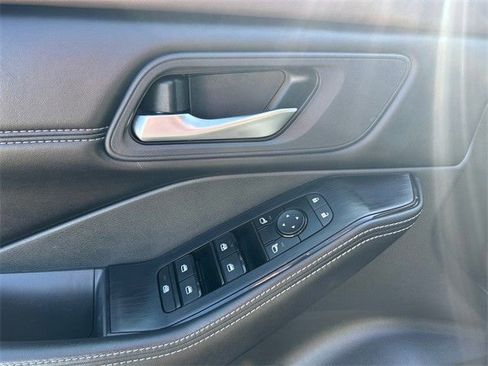 Used 2023 Nissan Rogue SV w/ SV Premium B Package FWD image 19