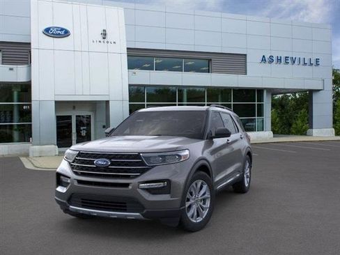 New 2024 Ford Explorer XLT w/ Equipment Group 202A image 2