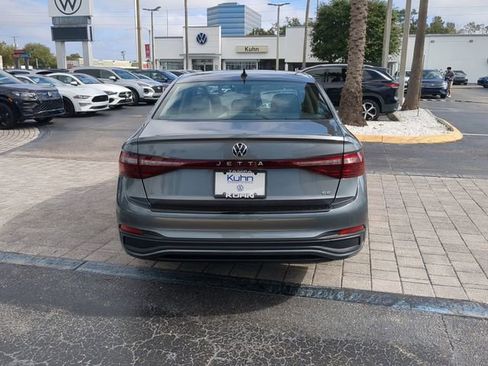 New 2026 Volkswagen Jetta SE FWD image 5