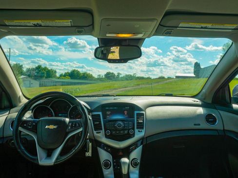 Used 2013 Chevrolet Cruze Eco FWD image 9