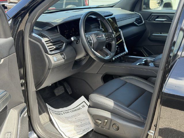 Used 2026 GMC Acadia Elevation w/ Elevation Premium Package FWD image 13