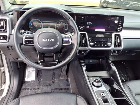 Certified 2024 Kia Sorento EX AWD/4WD image 12