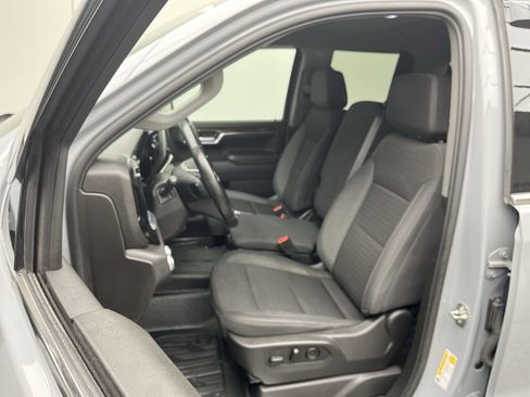 Used 2024 GMC Sierra 1500 SLE w/ X31 Off-Road Package image 9