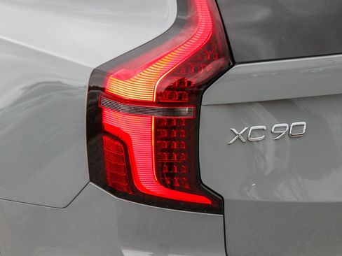 New 2026 Volvo XC90 T8 Ultra w/ Protection Package Premier AWD/4WD image 9