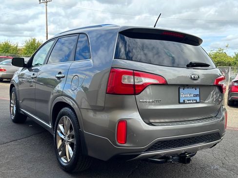 Used 2014 Kia Sorento SX w/ 3rd Row Package AWD/4WD image 9
