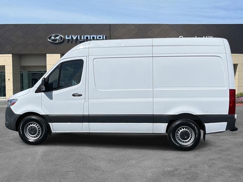 Used 2021 Mercedes-Benz Sprinter 144 Cargo image 3