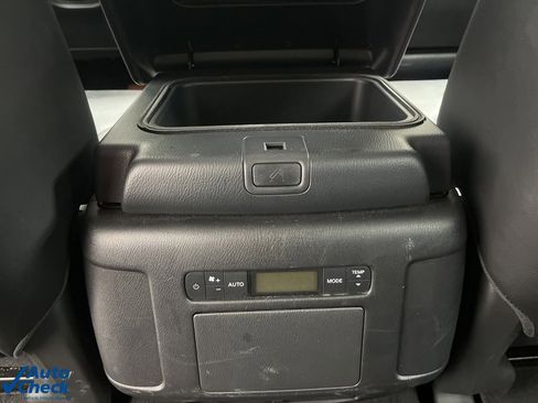 Used 2024 Nissan Armada SL w/ Captain's Chairs Package image 27