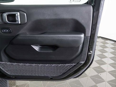 Used 2021 Jeep Wrangler Unlimited Sahara image 17