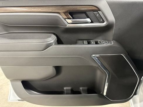 Used 2025 Chevrolet Silverado 2500 LT w/ Convenience Package image 7