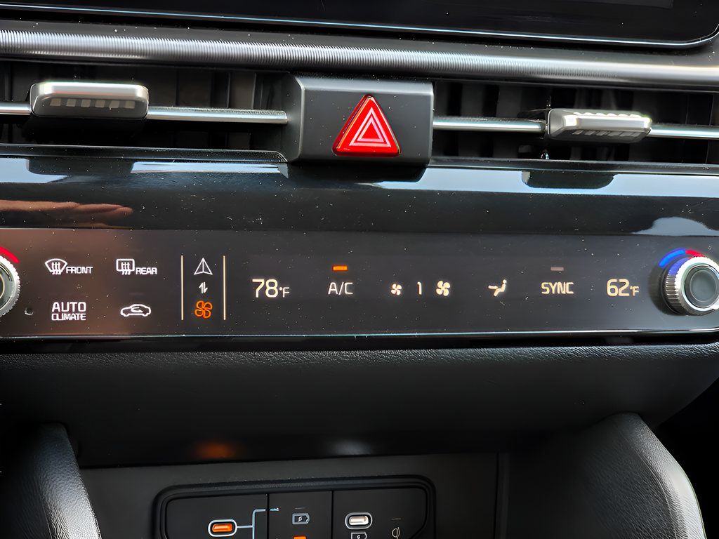 Used 2026 Kia Sportage EX FWD image 29