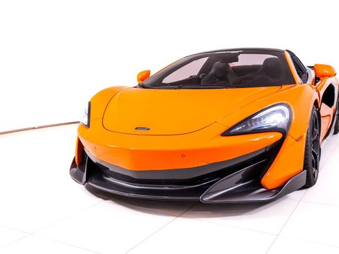 Used 2020 McLaren 600LT Spider RWD image 12
