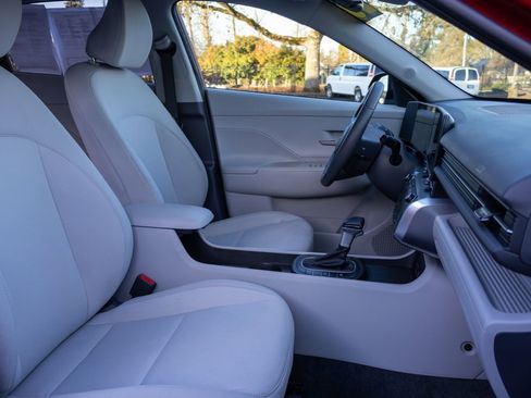 Certified 2025 Hyundai Kona SEL image 12