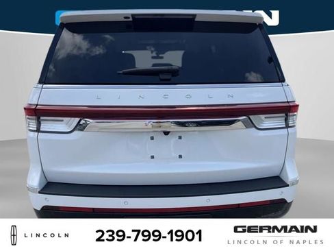 Used 2024 Lincoln Navigator Reserve AWD/4WD image 6