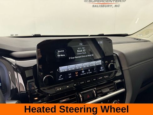 Used 2024 Nissan Pathfinder Platinum image 17