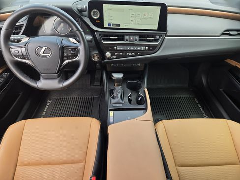 Used 2025 Lexus ES 350 w/ Premium Package FWD image 32