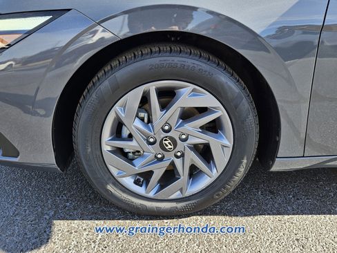 Used 2024 Hyundai Elantra SEL image 9