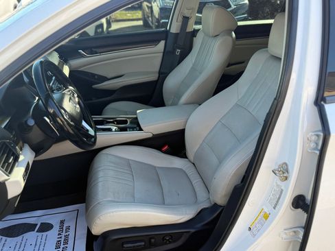 Used 2018 Honda Accord Touring image 13