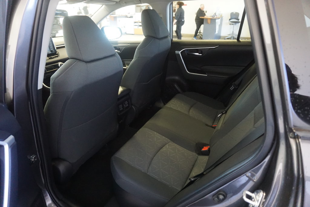 Used 2022 Toyota RAV4 XLE w/ Convenience Package AWD/4WD image 21