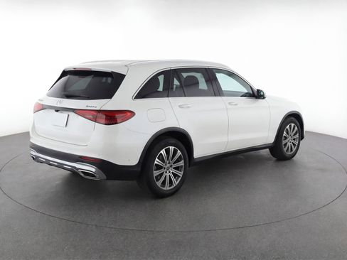 Used 2024 Mercedes-Benz GLC 300 4MATIC image 9