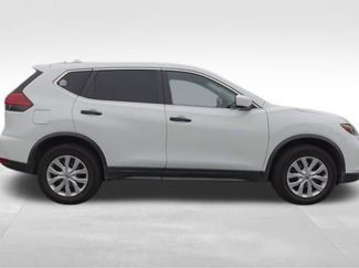 Used 2017 Nissan Rogue S video 2