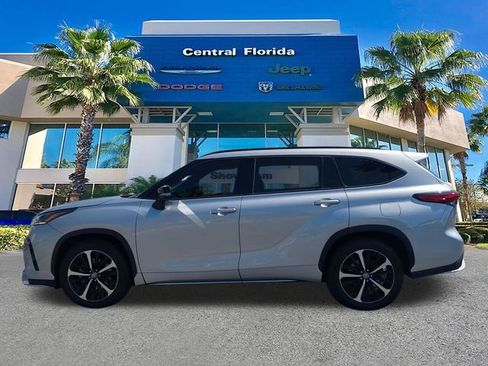 Used 2022 Toyota Highlander XSE image 8