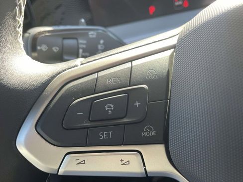 New 2026 Volkswagen Tiguan SE FWD image 22
