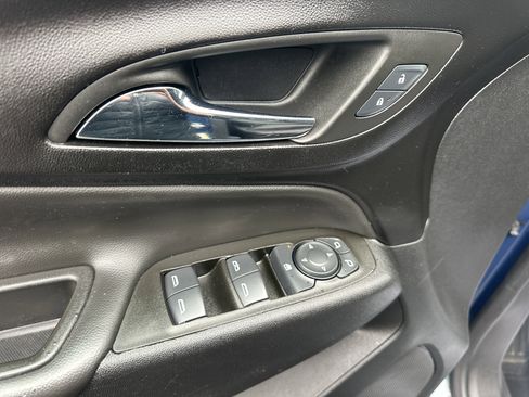 Used 2024 Chevrolet Equinox LT AWD/4WD image 9