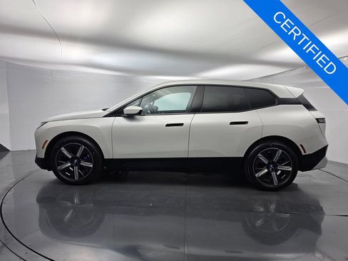 Certified 2024 BMW iX xDrive50 w/ Premium Package AWD/4WD image 7