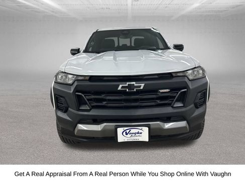 Used 2024 Chevrolet Colorado Trail Boss w/ Advanced Trailering Package AWD/4WD image 5