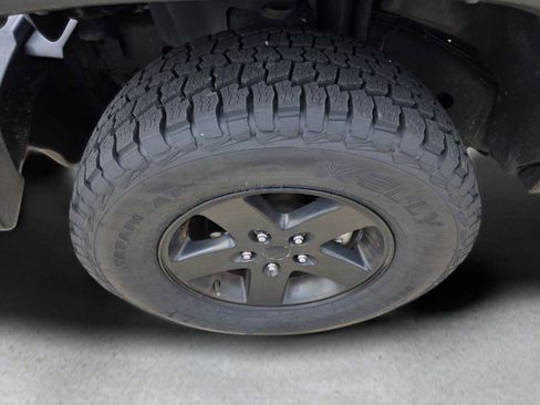 Used 2017 Jeep Wrangler Unlimited Sport image 31