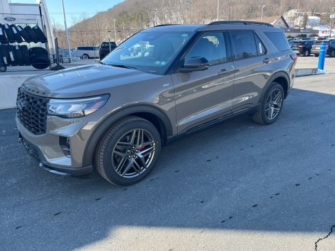 New 2026 Ford Explorer ST-Line image 22