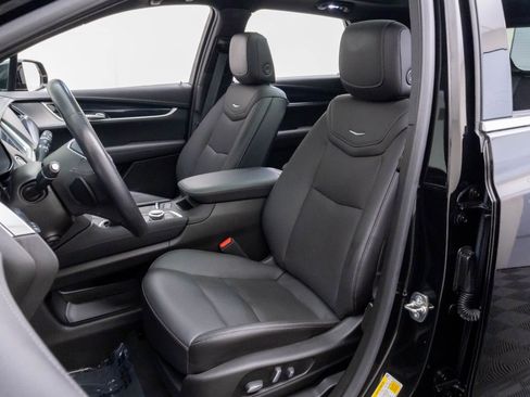 Certified 2025 Cadillac XT5 Premium Luxury w/ Technology Package AWD/4WD image 20