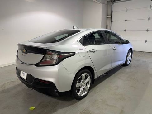 Used 2017 Chevrolet Volt LT w/ Comfort Package FWD image 7