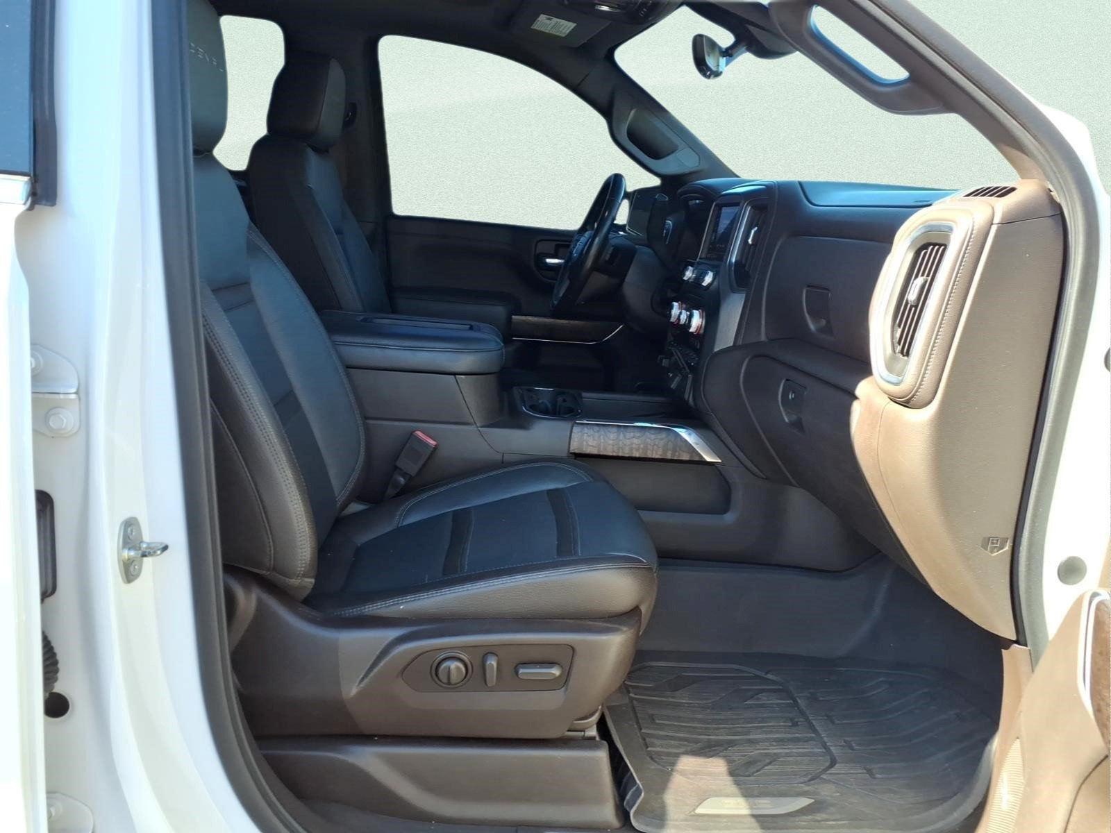 Used 2019 GMC Sierra 1500 Denali w/ Denali Ultimate Package AWD/4WD image 22