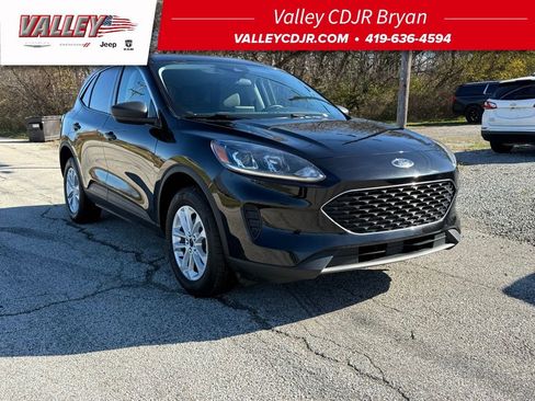 Used 2022 Ford Escape SE w/ Cold Weather Package image 1