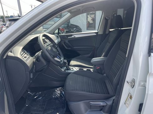 Used 2023 Volkswagen Tiguan S image 9