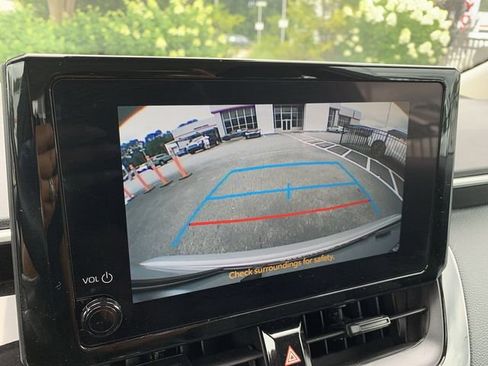 Used 2025 Toyota Corolla LE FWD image 22