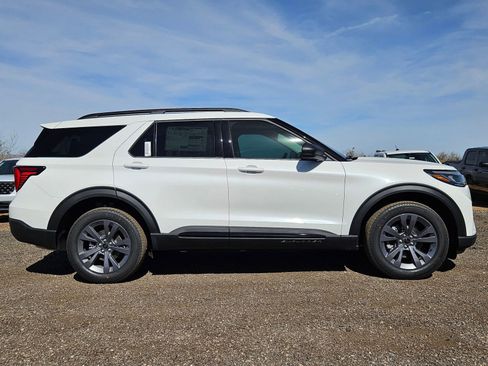 New 2026 Ford Explorer Active w/ Active Comfort Package image 4