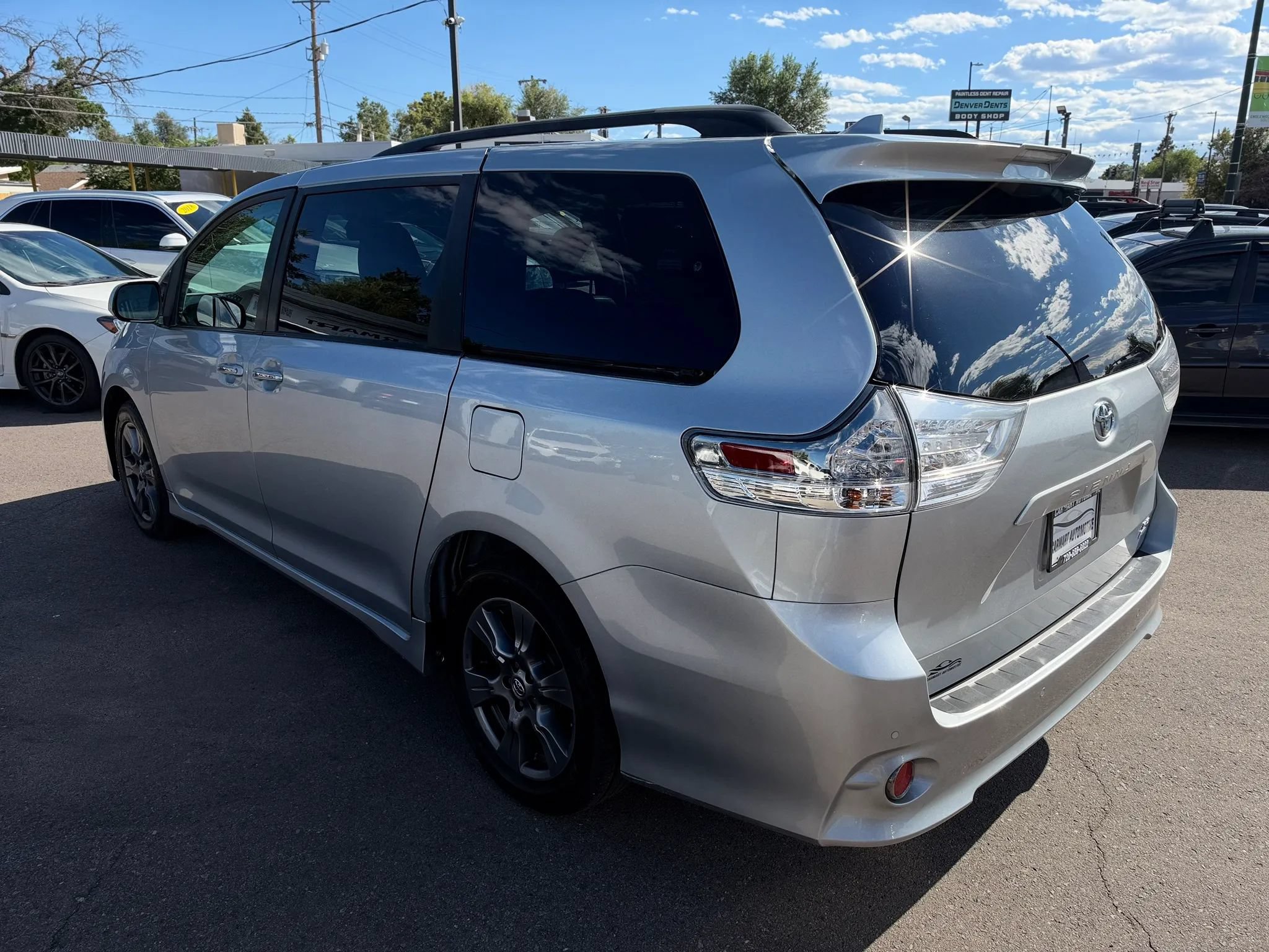Used 2019 Toyota Sienna SE Premium w/ Carpet Mat Package AWD/4WD image 7