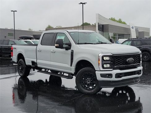 New 2025 Ford F350 XLT w/ Black Appearance Package image 31
