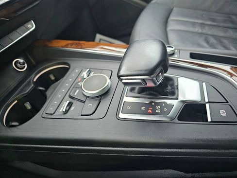 Used 2019 Audi A4 2.0T Premium w/ Convenience Package image 22