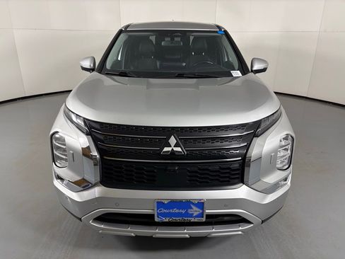 Used 2024 Mitsubishi Outlander SE AWD/4WD image 3