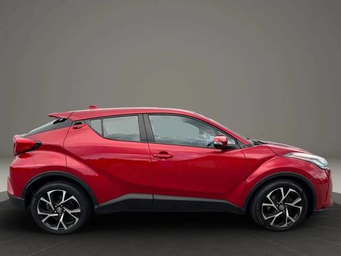 Used 2021 Toyota C-HR XLE FWD image 7