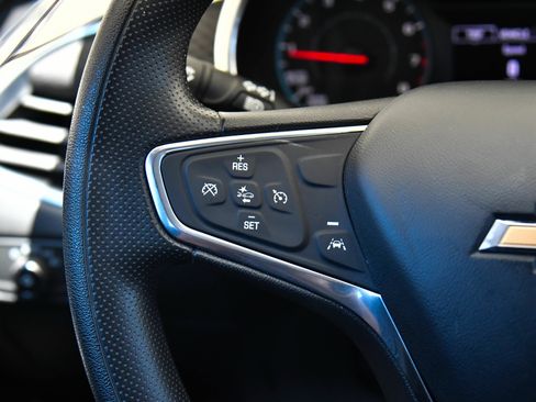 Used 2020 Chevrolet Malibu LT FWD image 30