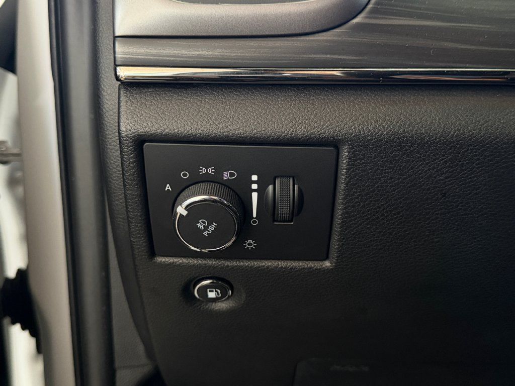 Used 2021 Jeep Grand Cherokee Limited X RWD image 24