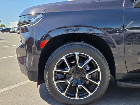 Used 2022 Chevrolet Suburban RST w/ Luxury Package image 9