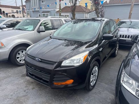 Used 2013 Ford Escape S image 2