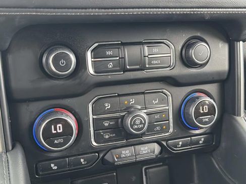 Used 2022 Chevrolet Tahoe Z71 w/ Luxury Package image 32