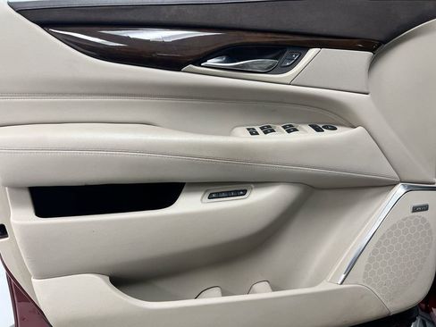 Used 2016 Cadillac Escalade Luxury image 22